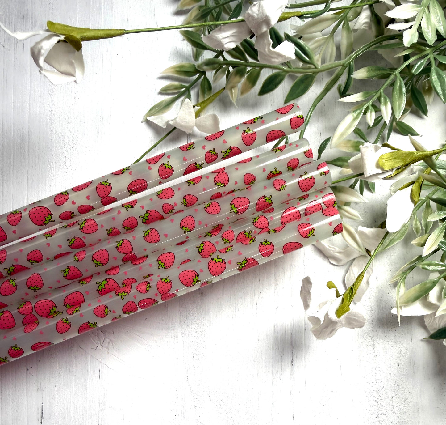 Plastic Strawberry-Wide Changing Color 12-inch Straw